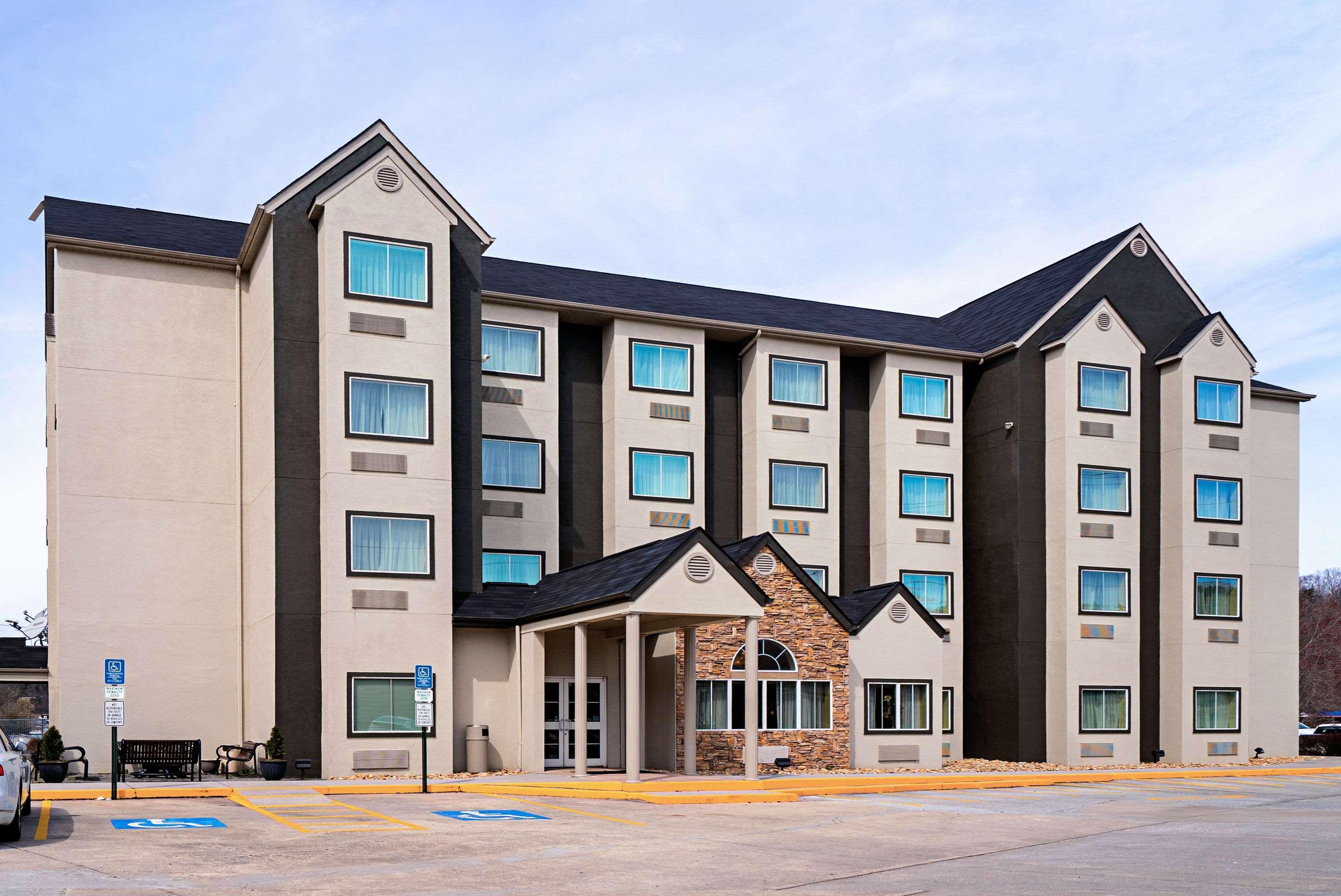 Quality Inn & Suites Robbinsville Exterior foto